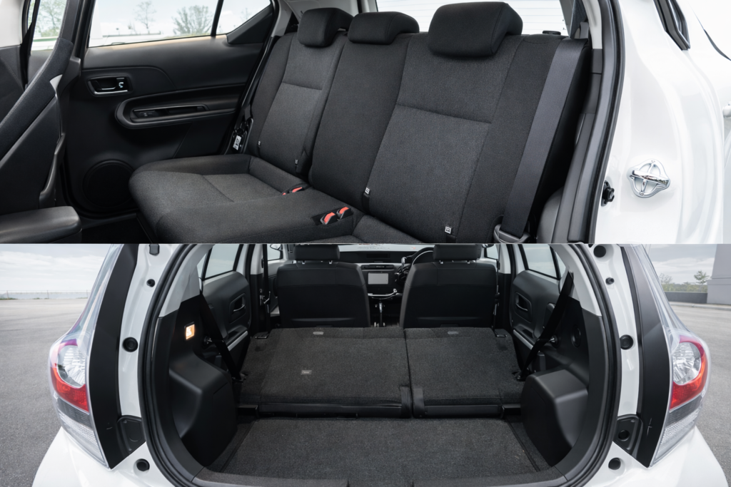 アクア後部座席 荷室